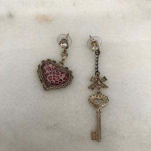 Cute, Betsy Jhonson earrings.